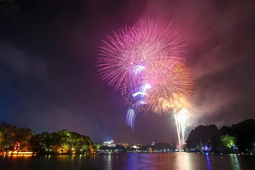 Fireworks to light up sky over Hanoi on New Year celebration