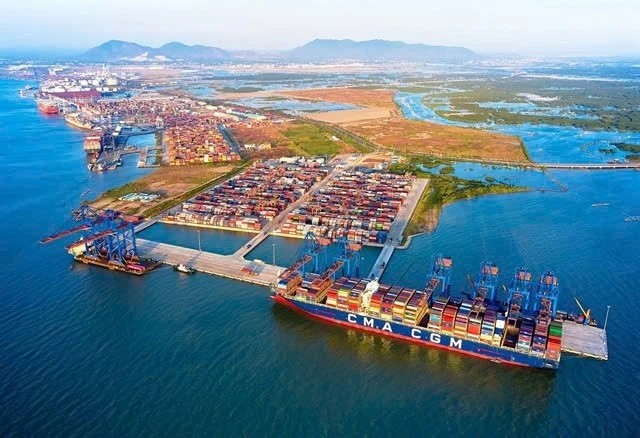 A vessel lays at anchor at Gemalink International Port in Ba Ria Vung Tau province. Photo: VNA