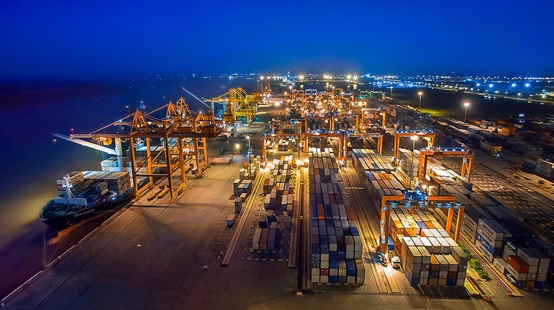 During the first government meeting of 2025, Prime Minister Pham Minh Chinh emphasised the need to foster sustainable and balanced trade relationships with major partners in 2025.