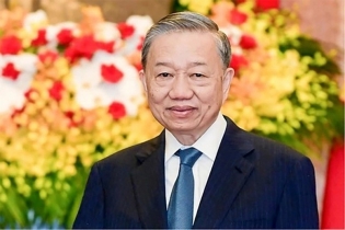 General Secretary To Lam calls for adopting Law on private economic development